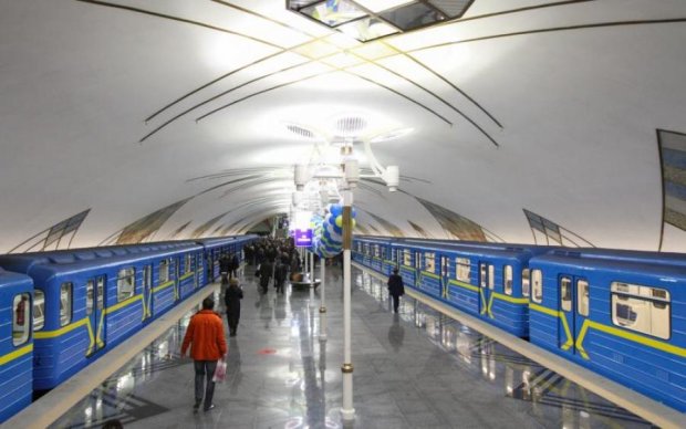 В Киеве декоммунизируют линию метро