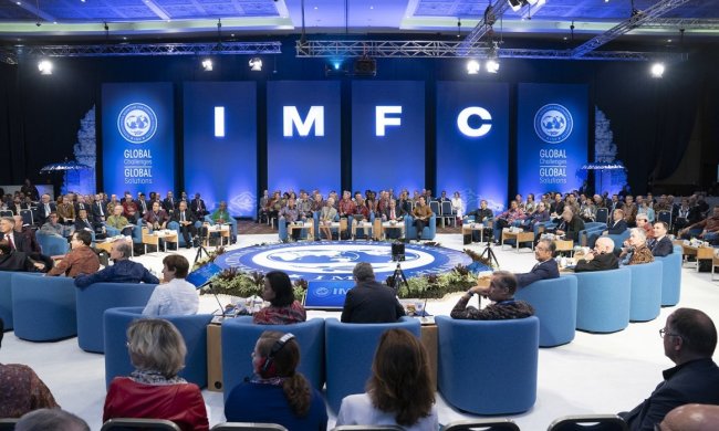 Сотрудничество с МВФ отложили: какие условия выдвинули Украине