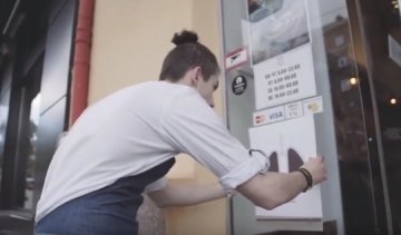 Коробка сірників допоможе кинути палити (відео)