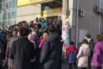 "Лізли по головах": дніпряни влаштували жорстоку штурханину в секонд-хенді, дикие вiдео