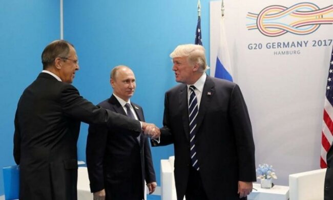 На встрече Трампа и Путина заметили странное сочетание