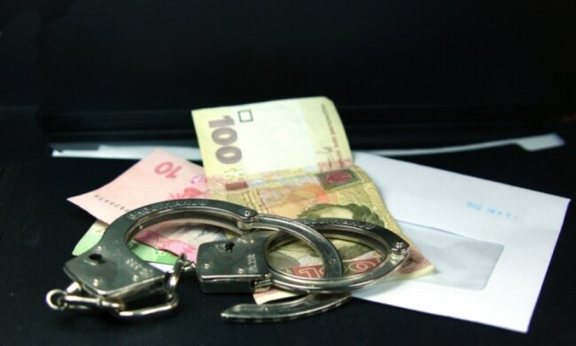 Силовики зловили тернопільського прокурора на хабарі