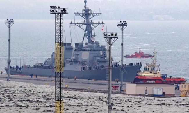 США отправили военный корабль защищать Черное море