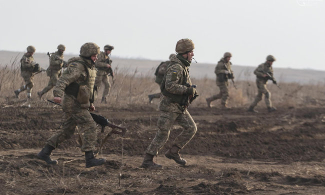 "Здавалося, що вже не можу сприймати те, що відбувається по-людськи": історія героїні, яка врятувала сотні українських вояків