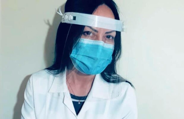 Тернополянка призвала медиков надеть халаты в пик пандемии, больные ждут: "Не бегите из больниц!"