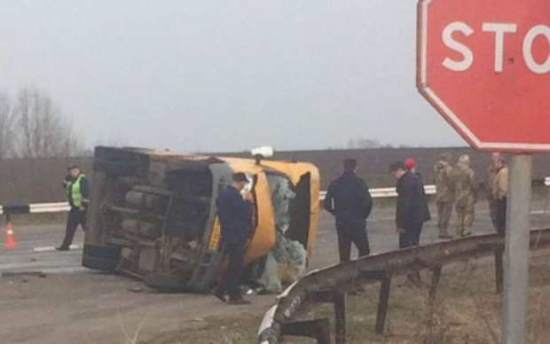 Маршрутка з пасажирами протаранила вантажівку на Сумщині
