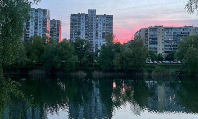 Захід сонця, літо, Київ, фото з соцмереж