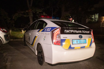 У Києві п'яний чоловік зробив крок у прірву: медики сумно мовчать