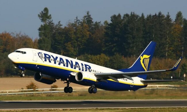 Лоукостер Ryanair перевозитиме українців з 15 березня