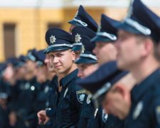Головне за ніч: новий календар України та звірячі методи копів