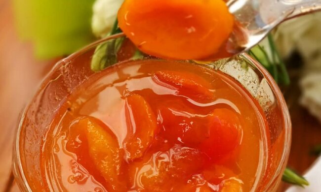 Абрикоси - в банку: рецепт ідеального варення для солодкої зими