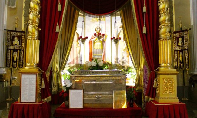 На честь 800-річчя Олександра Невського його мощі побувають у 80-ти містах Росії і Білорусії