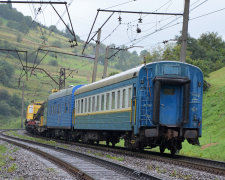 Бандити напали на харківський потяг, є постраждалі: камінь пролетів в сантиметрах від голови