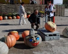 У Кіровограді нагородили переможців конкурсу велетенських гарбузів (фото)