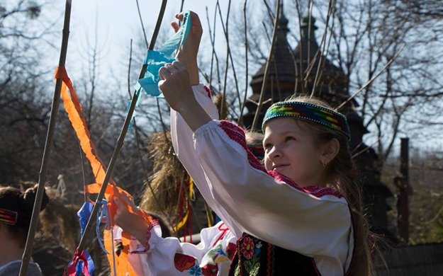 весну закликаємо