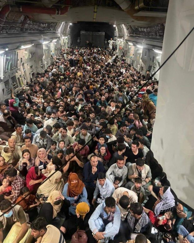 Евакуація з Кабула, фото: Marcus Weisgerber, Twitter