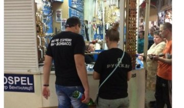 Дороги в ДНР ремонтируют под дождем