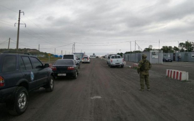 Там, виявляється, війна: євродепутати з'їздили на Донбас