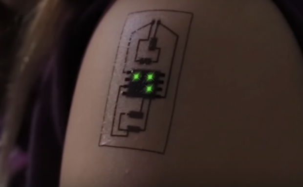 Американцы создали "умные" татуировки с электродами