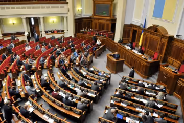 Военное положение в Украине: Порошенко назвал точную дату и время, когда ограничат свободы