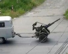 До Донецька перекинули дві зенітні установки у супроводі озброєних "казаків"