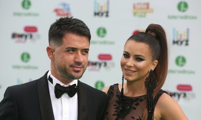 Ані Лорак і Мурат, Clutch