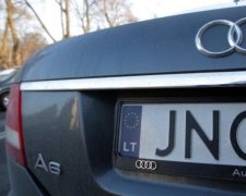 Чергове лихо звалилося на власників "євроблях"