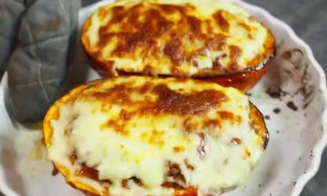 Тыква с мясной начинкой, кадр из видео