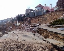 Елітні котеджі Одеси "пішли" у море (фото)