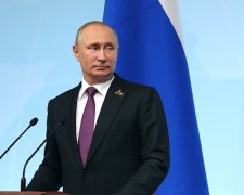 Путин поставил подпись под выводом войск из Донбасса