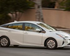 Toyota выпустит автомобиль с солнечными батареями