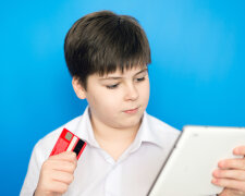 Банківська картка для дитини. Фото з відкритих джерел