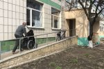 9 кіл виборчого пекла: як в Києві змушують голосувати людей з інвалідністю