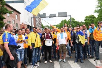 Притула привітав українців, показавши унікальний прапор