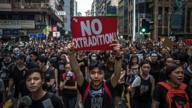 Протести в Гонконзі: демонстранти виступили через закон про екстрадицію підозрюваних і ув'язнених