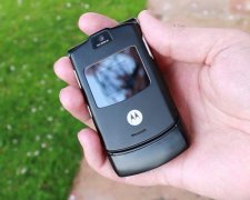 Motorola покажет обновленную “раскладушку” RAZR V3 по цене iPhone