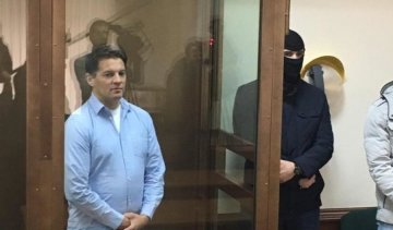 Цензура заборонила ув’язненому Сущенку листуватися з Порошенком