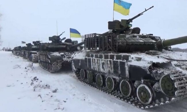 "Атлети" бруду не бояться - українські танки тепер в шоколаді: відео
