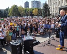 "Даешь Ройтбурда!": одесситы требуют вернуть уволенного директора музея, под облсоветом "запахло жареным"