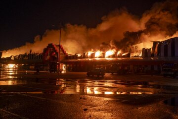 Наслідки обстрілу гіпермаркету «Епіцентр» у Харкові