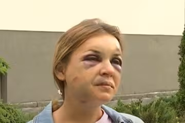 Жертва нападу у поїзді, скріншот