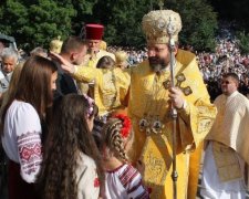 Сто тысяч верующих помолились за мир в Зарванице