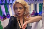 Аліна Гросу оточила себе красенями, поки хлопця немає поруч: "Моя бомбічна команда"