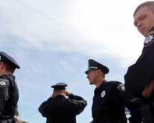 В Києві шукають сіре "Рено", яке збило поліцейського