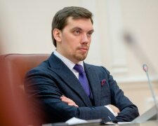 Колишній прем'єр Гончарук, сидячи в США, дав колку пораду українцям: "Безсовісно"