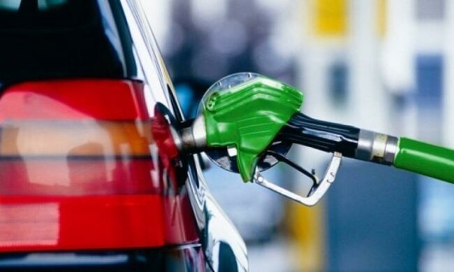 Бензин в Україні подешевшав на 50 копійок