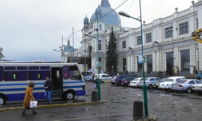Маршрутки, фото: скріншот з відео