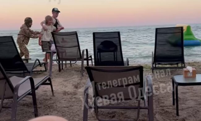 Діти грають у ТЦК скріншот