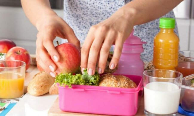 Подорож у спеку: як правильно зібрати продукти в дорогу