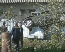 У Чернівцях поліцейський влетів в огорожу, скріншот